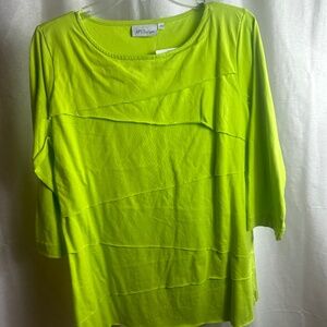 APT Designs lime green top size large